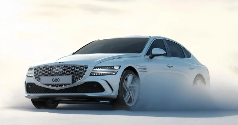 눈길 위해서 역동적으로 주행하는 2026년형 제네시스 G80 F/L(페이스리프트)