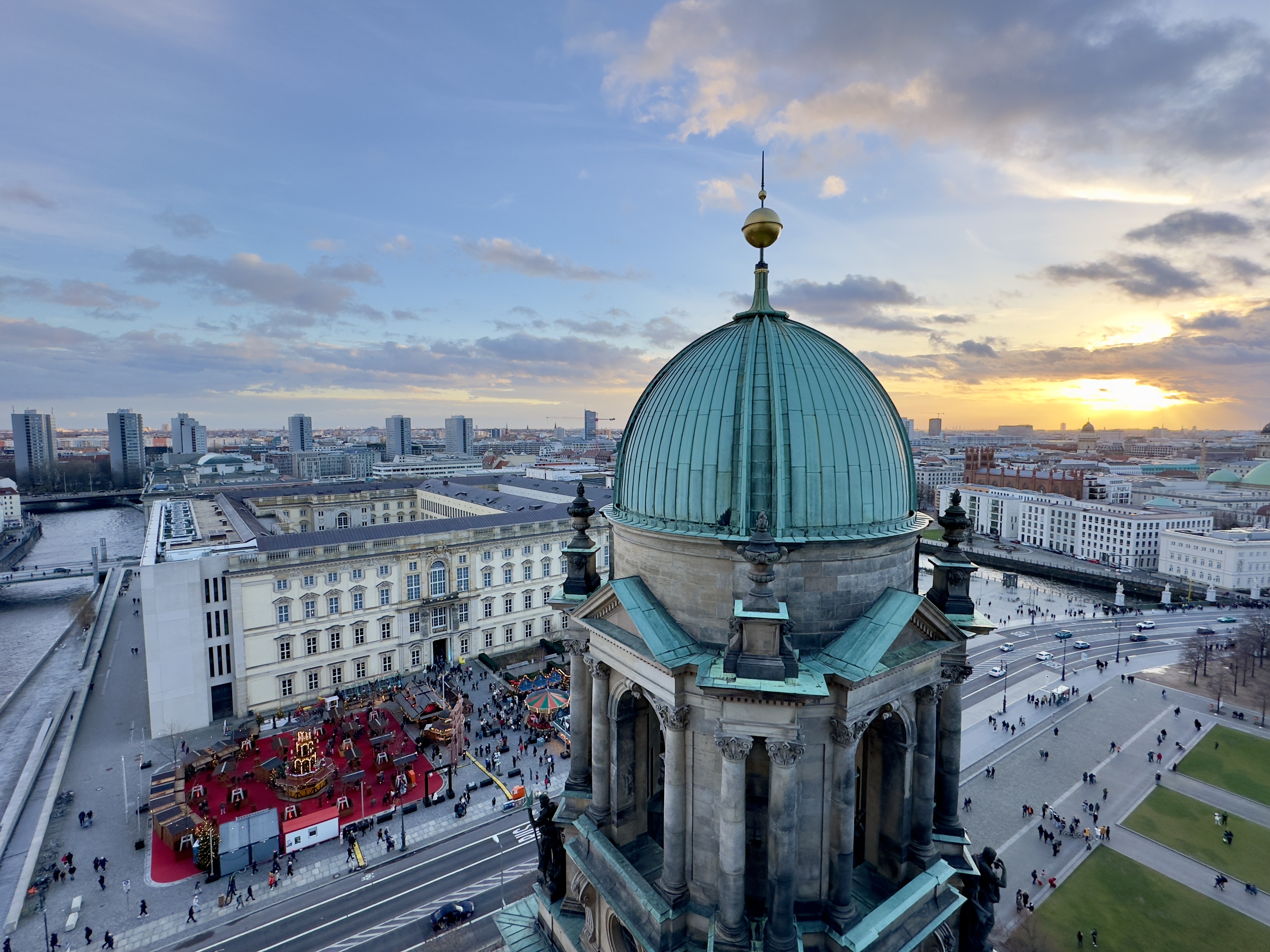 베를린 돔에서 바라보는 일몰