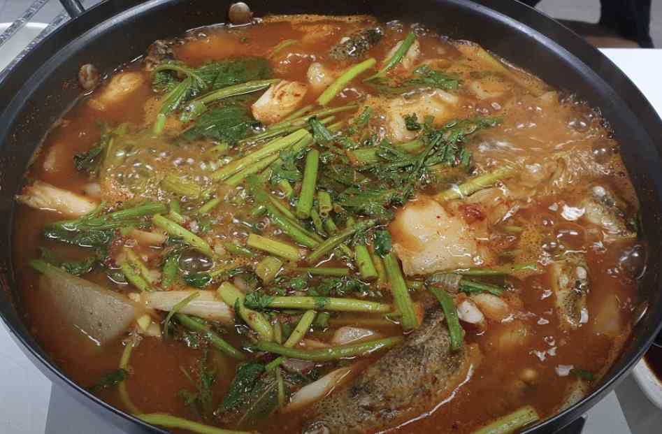 강원 인제 빙어 요리 맛집 &amp;#124; 6시 내고향 방송 나온 소양강쉼터 