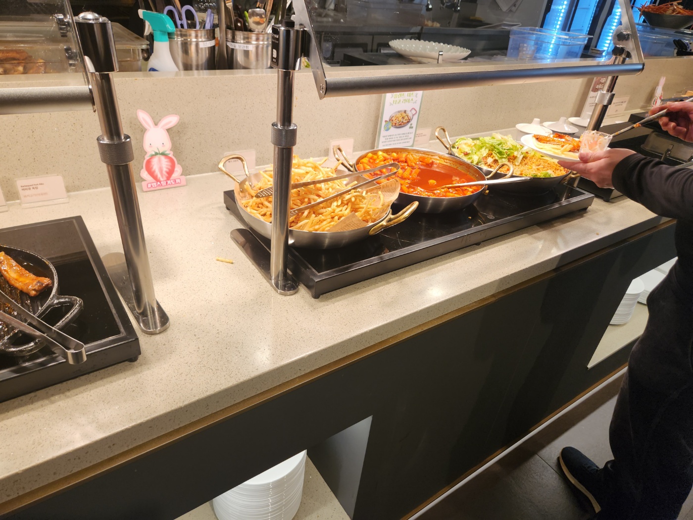 빕스 샐러드바 가격 프리미어 빕스 송도점 딸기축제&amp;#44; 와인 무료&amp;#44; 주말 런치