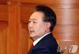 지귀연 판사 룸살롱 접대 의혹