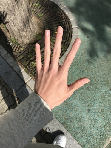 왼손에-반지가-없는-장면