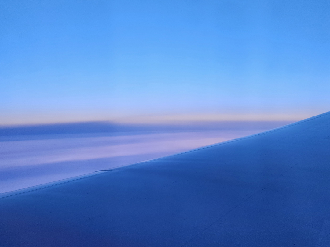 이탈리아로 향하는 비행기 안에서 바라본 하늘