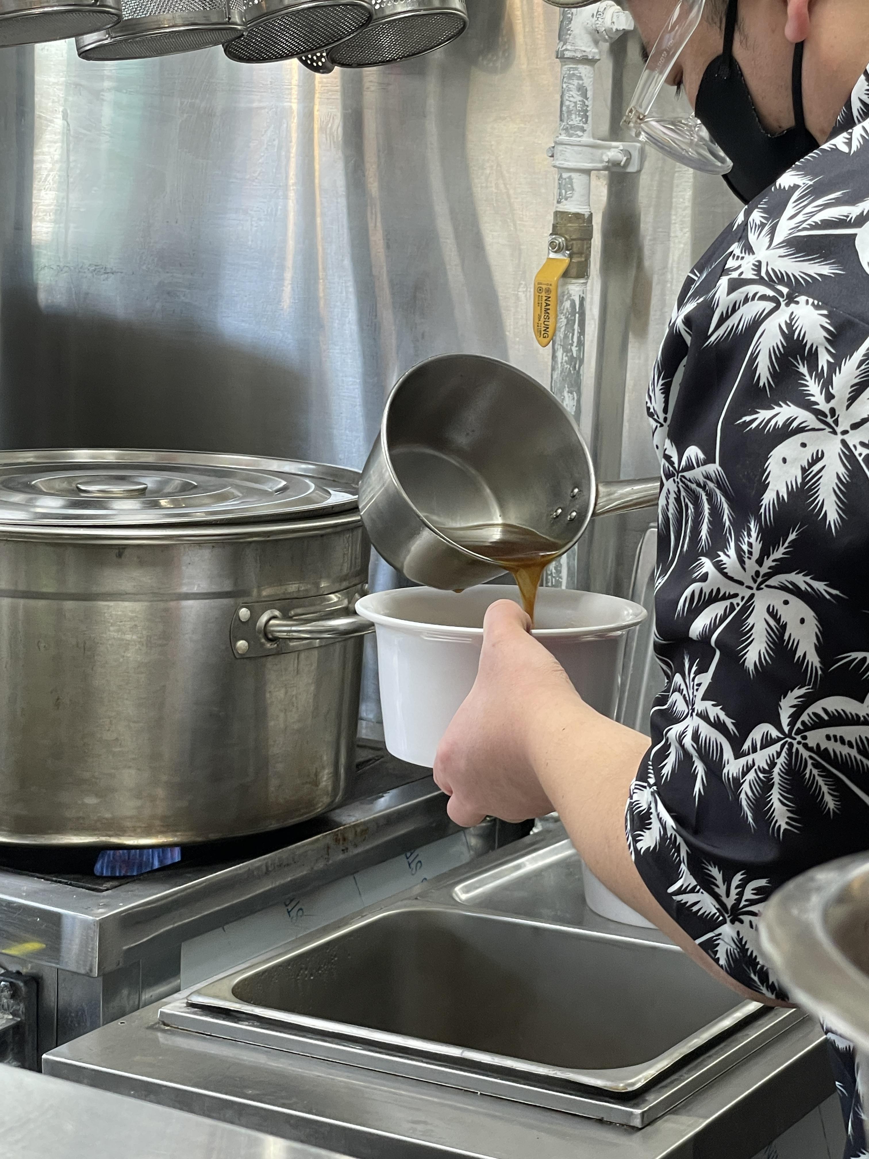 진사부 우육면 국물 2