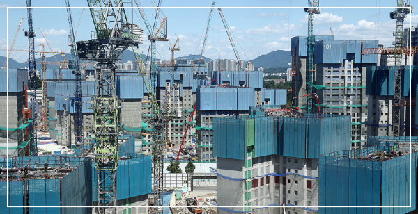 공사 중인 아파트 현장 모습