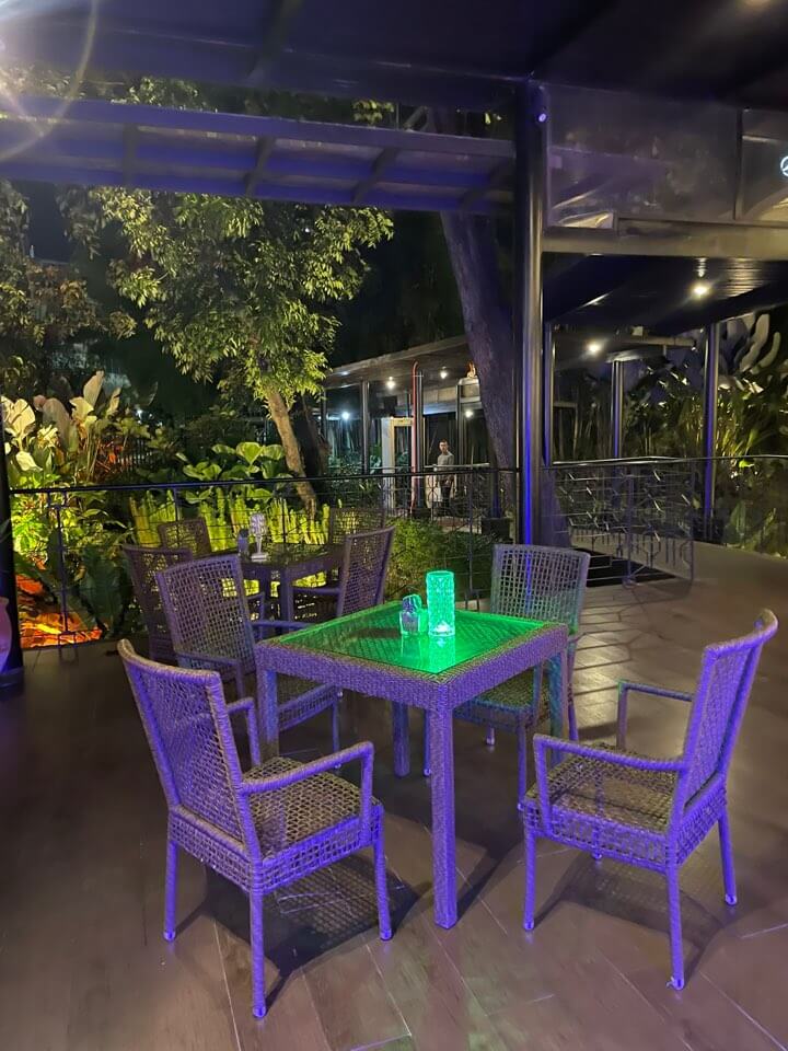 세부-세다아얄라-수영장-야간수영