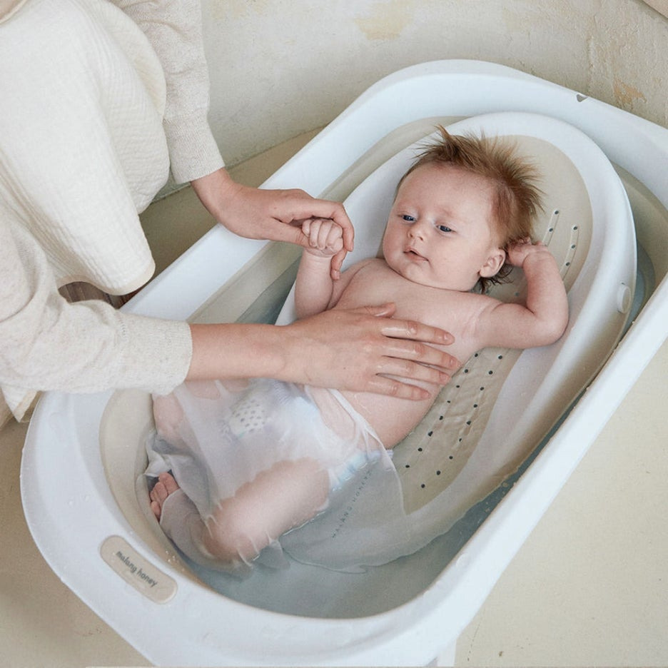 말랑하니 신생아 싱크대 접이식 아기욕조, 이 가격에 이 기능이라고? 육아맘들 난리 난 이유!