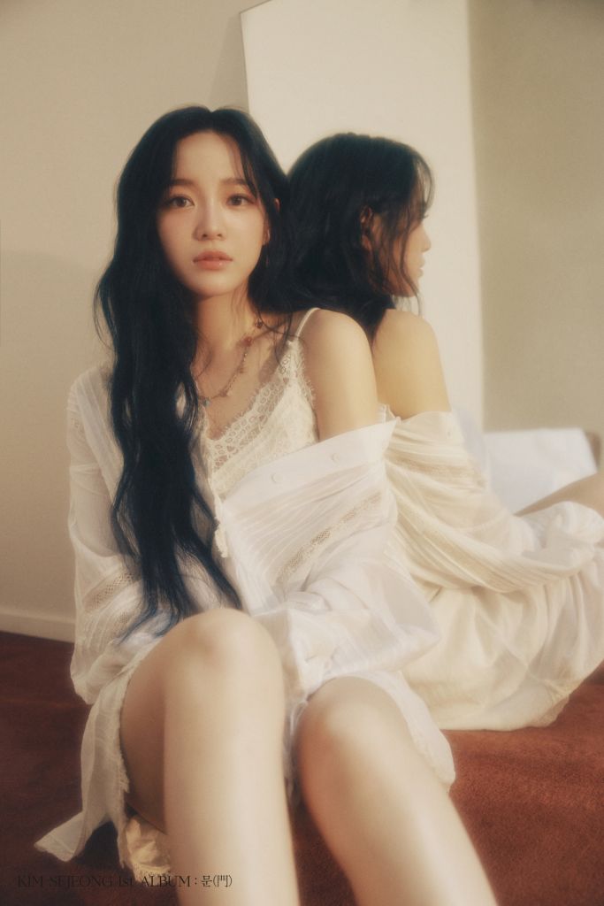 김세정 오피셜 포토 KEY 버전, 젤리피쉬엔터테인먼트