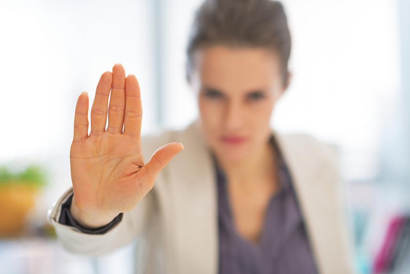 누군가가 당신을 방해했을 때 대응하는 방법