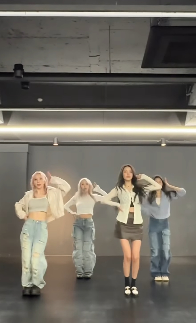 "비비지(VIVIZ)
