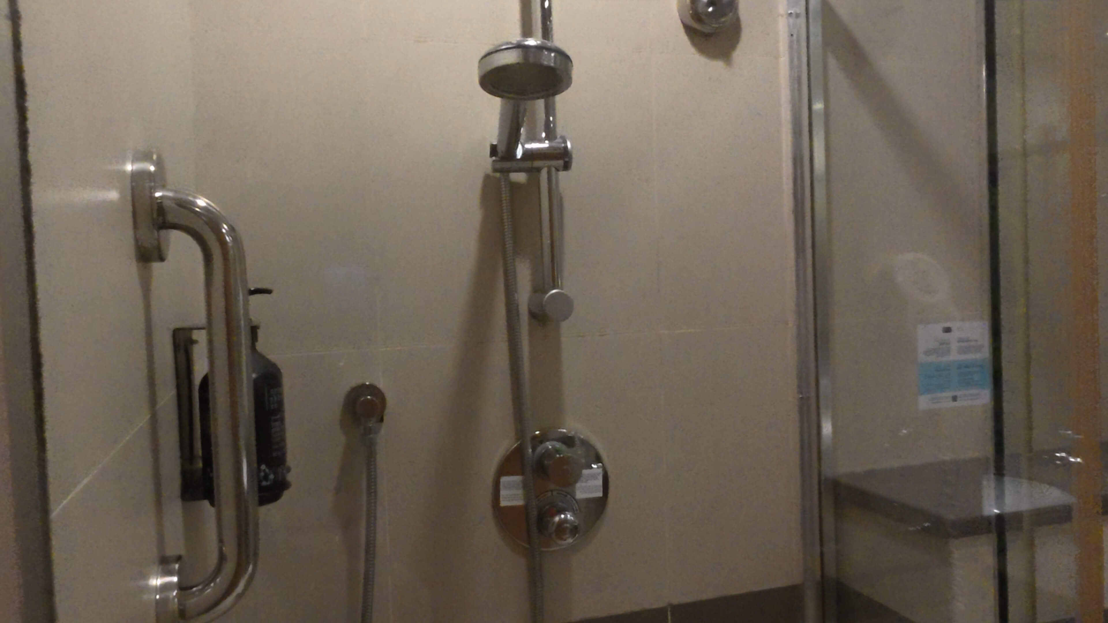 홀리데이 인 익스프레스 두바이 에어포트