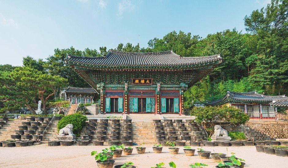 서울 봉원사 대웅전