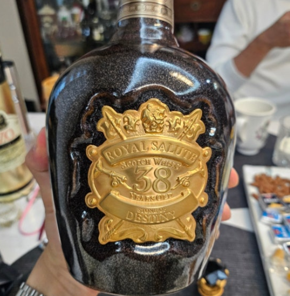로얄살루트38년산-사진4