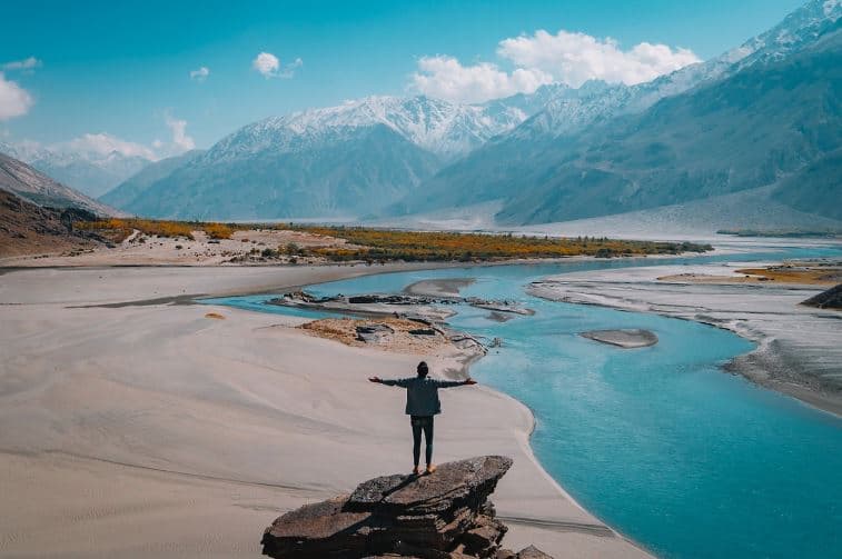 중년 여성들이 전통공예를 통해 인생 2막을 시작하는 방법