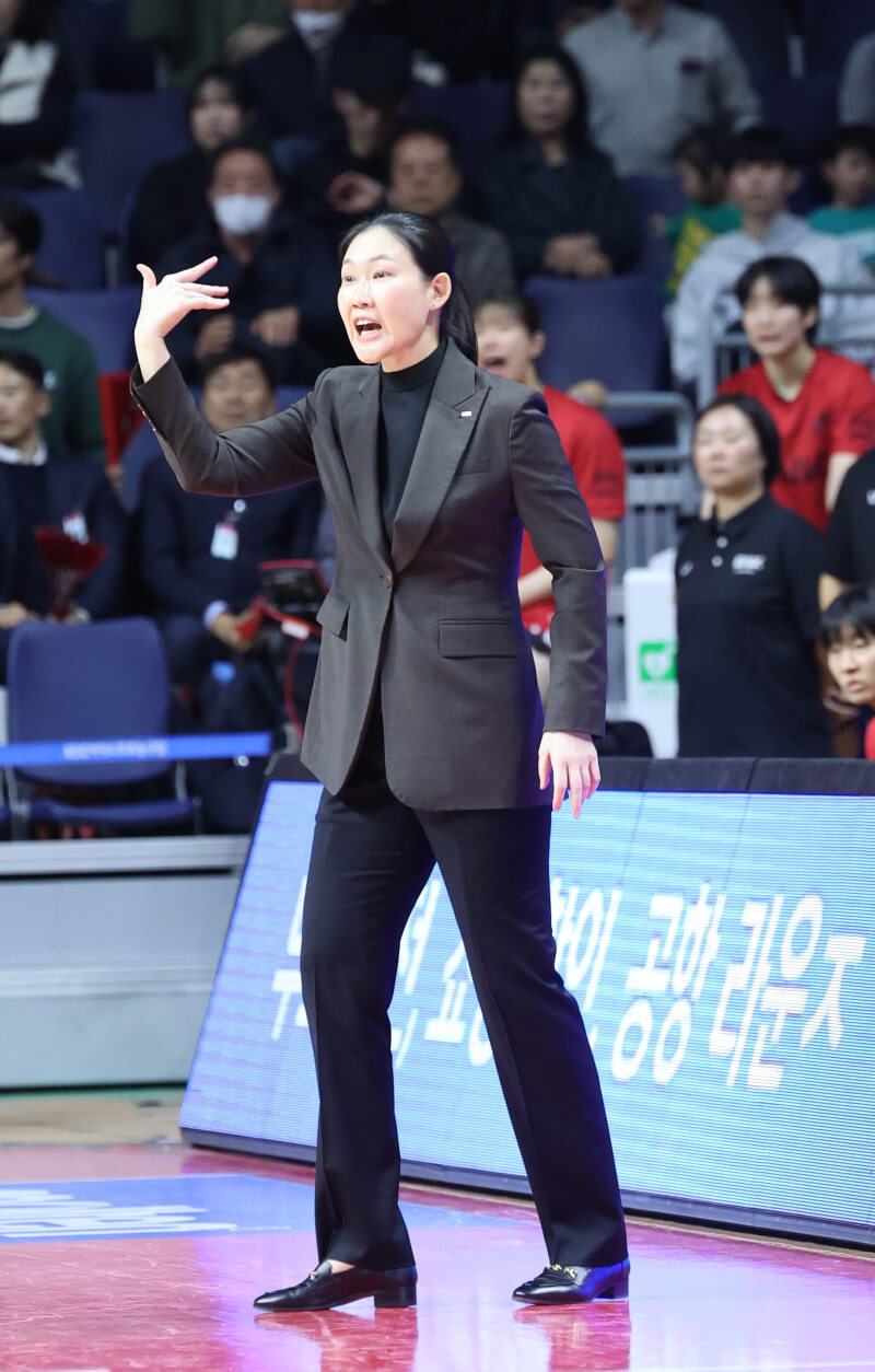 부산 BNK, 극적인 승부 끝에 첫 우승! MVP 안혜지 활약 빛났다