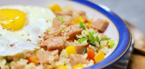 스팸볶음밥 이미지