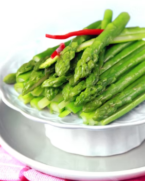 식어도 맛있는 피크닉 도시락 메뉴, 두릅 베이컨 말이와 특제 소스