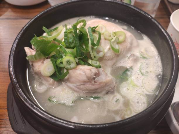 겨울 제철 재료로 즐기는 따뜻한 국물요리 몸 속까지 데우는 계절의 건강식