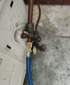 에어컨-가스-충전