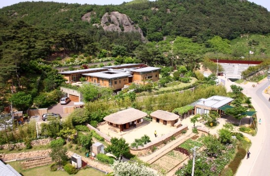 경남 여행지 추천 ❘ 김해 가볼만한 곳 베스트 10. 진영 봉하마을 &amp; 노무현 대통령 생가