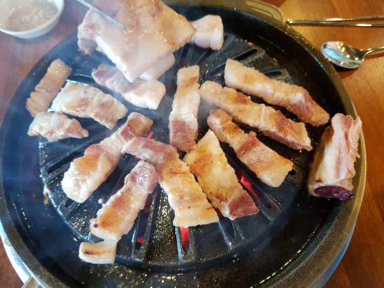 화성 동탄 고수의 부엌 소문난 맛집! 돼지생갈비 & 소 갈비탕 맛집 추천