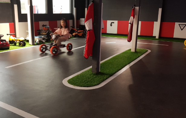 월드킹-인천점-취식공간-설명하는-사진