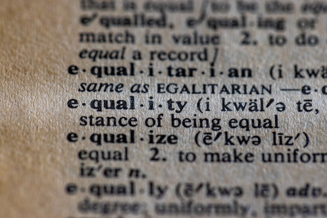 삼탠바이미의 가장 중요한 명사는 monitor입니다.
