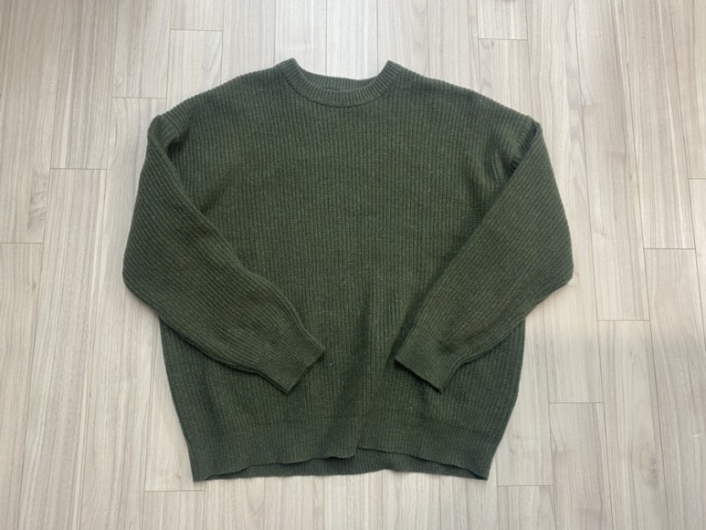 테이크이지(TAKEEASY)램스울 크루넥 오버 니트 (카키)