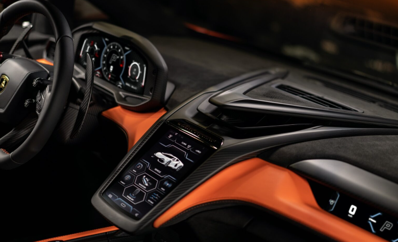 Lamborghini Revuelto