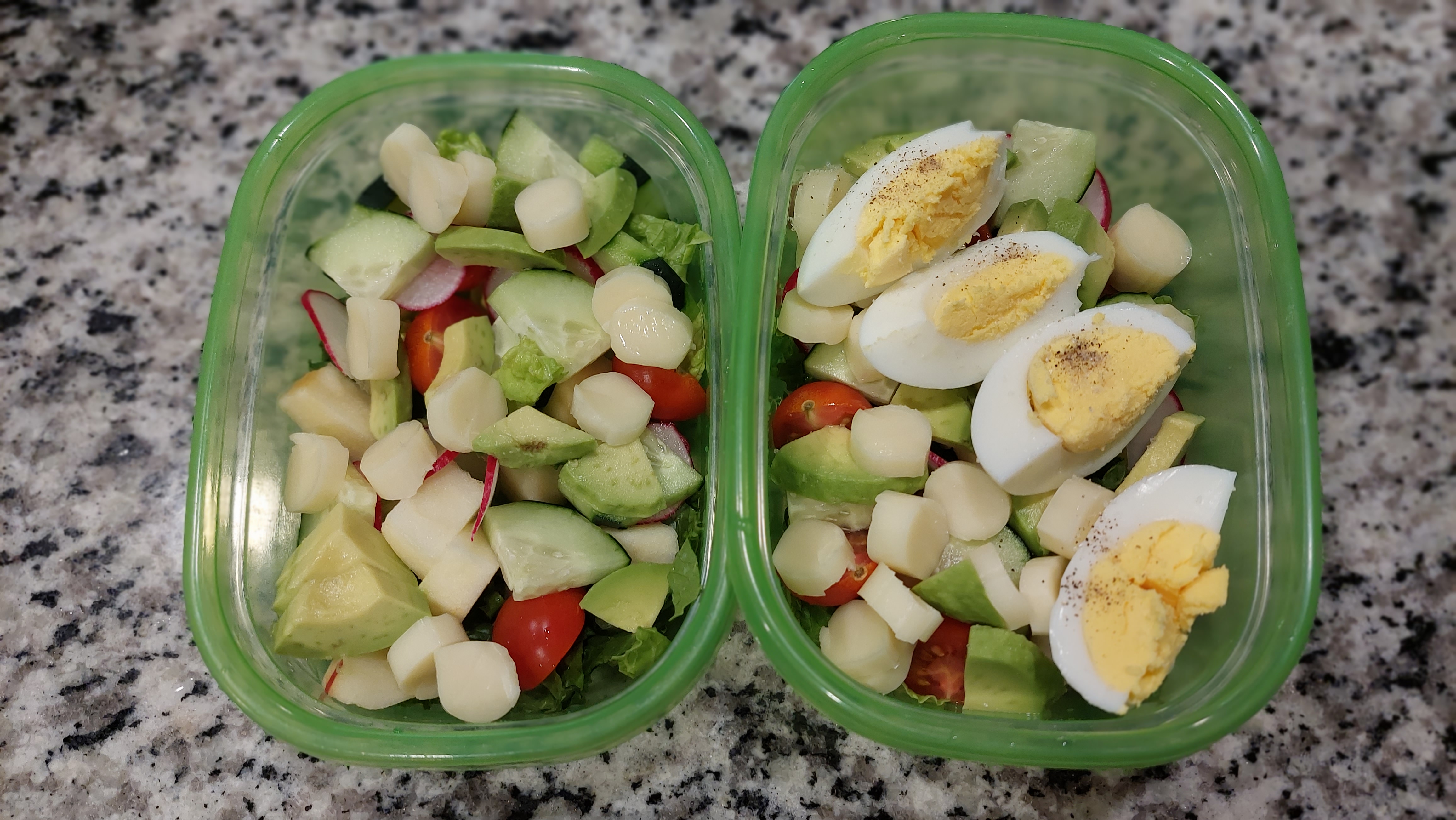 아보카도 넣은 샐러드