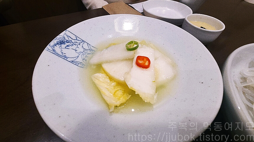 모담-매콤물김치