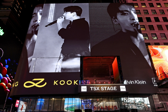 방탄소년단 정국 &#39;TSX&#39; 현장 포토 [사진=Jamie McCarthy/Getty Images for TSX Entertainment]