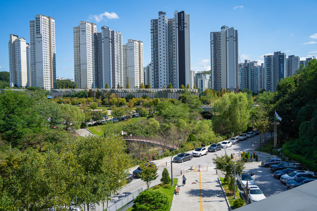 광교 푸른숲 도서관 주차장