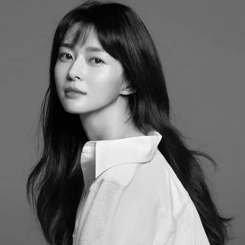 디즈니+ 넉오프에서 문유빈 역을 맡은 권나라