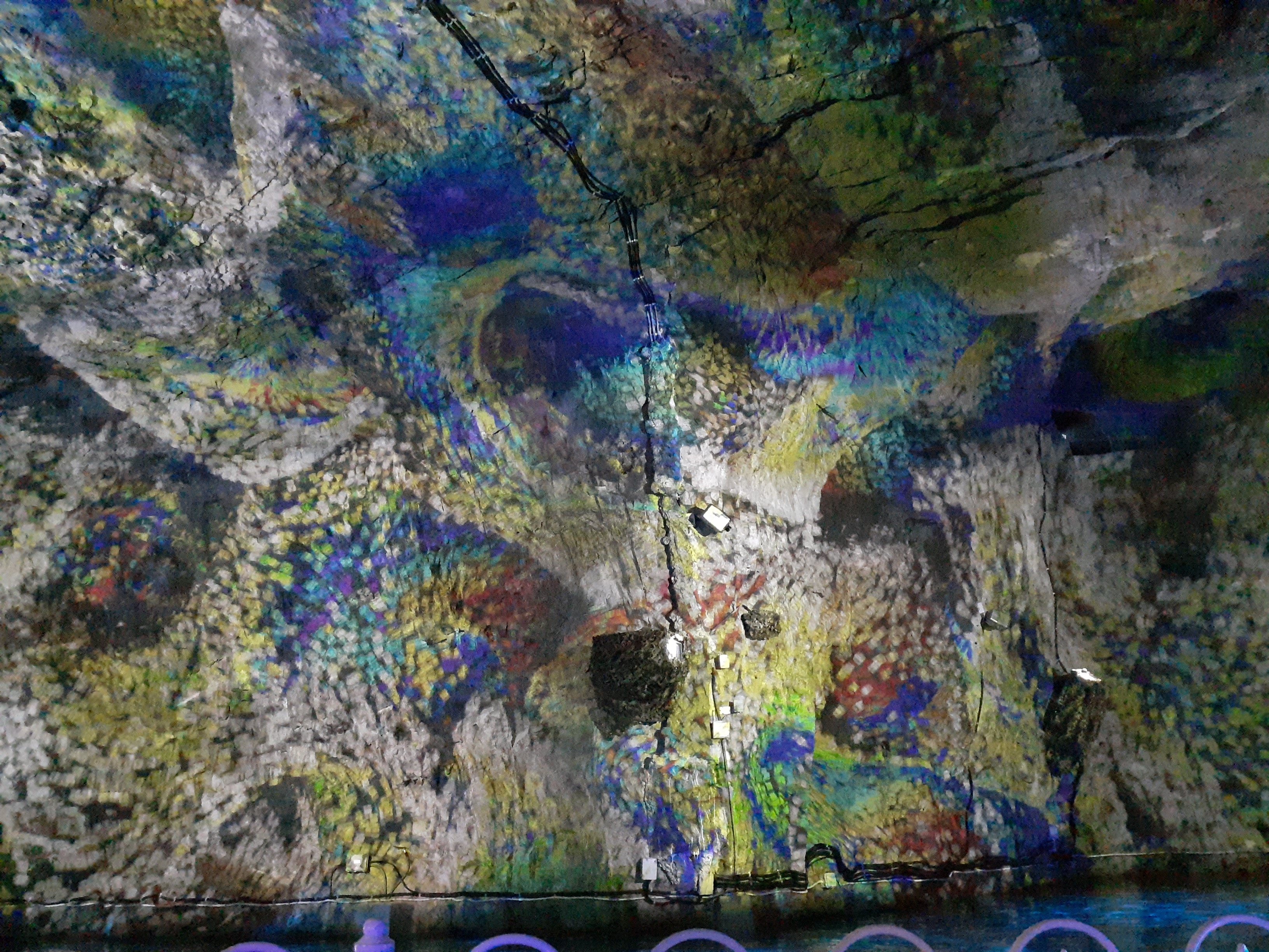 자수정동굴나라