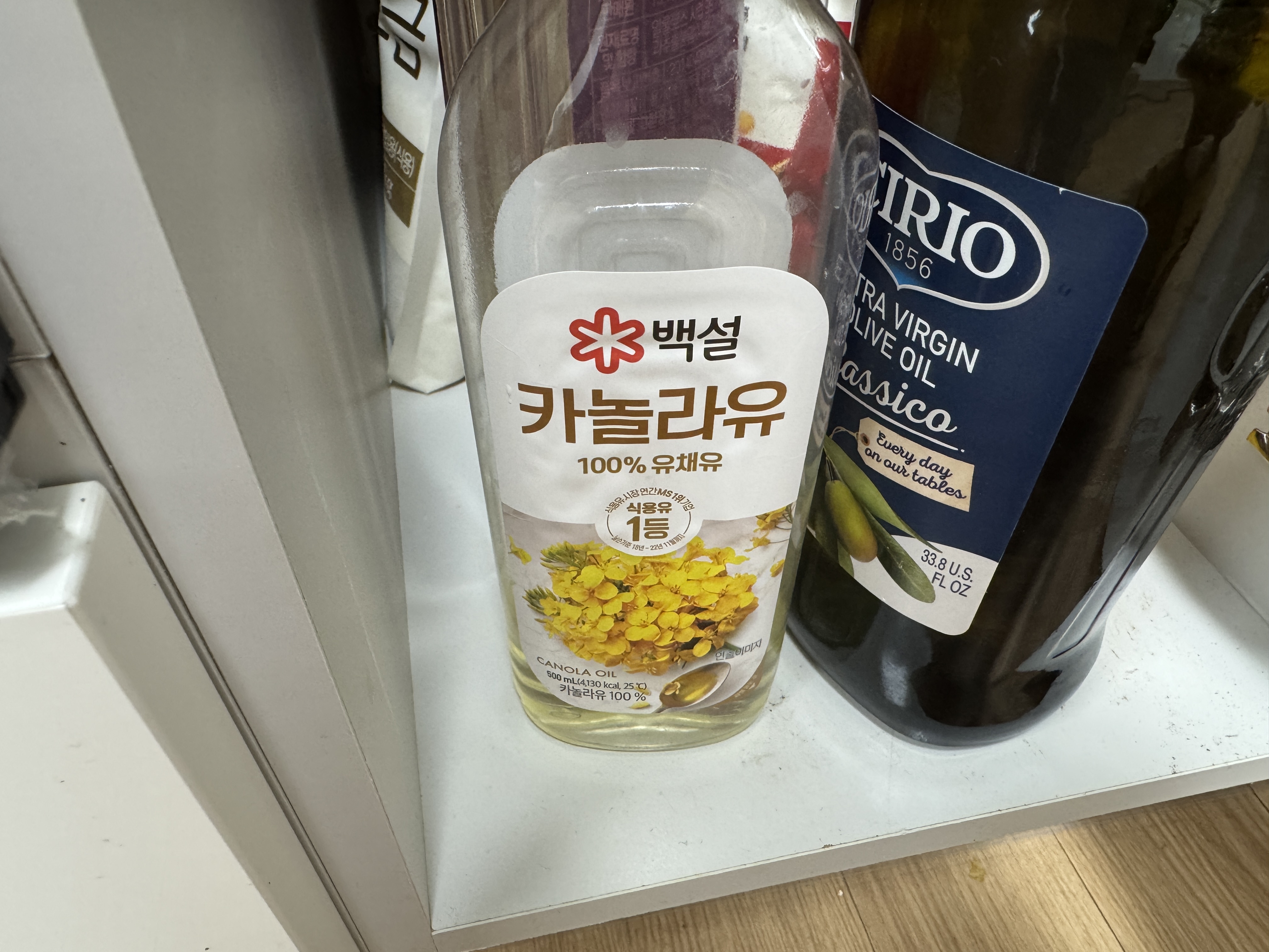 주방연구소 ❘ 식용유 보관방법, 싱크대 옆에 두면 안 되는 이유와 오래 신선하게 보관하는 방법