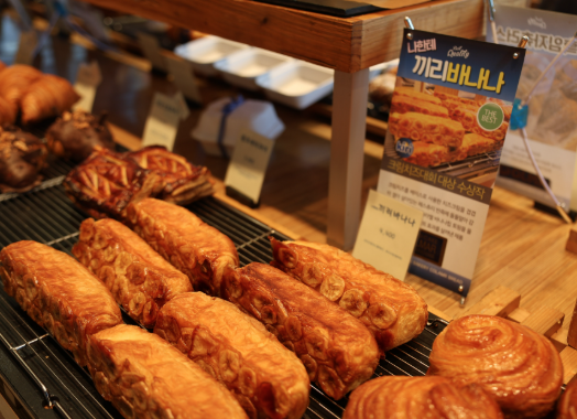 콜마르브레드 본점 : 끼리 바나나와 뉴욕 치즈타르트로 유명한 제빵 명장의 정통 빵집