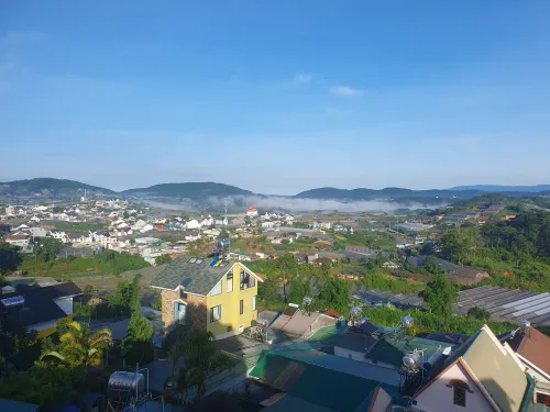 숙소에서-본-맑은날의-뷰