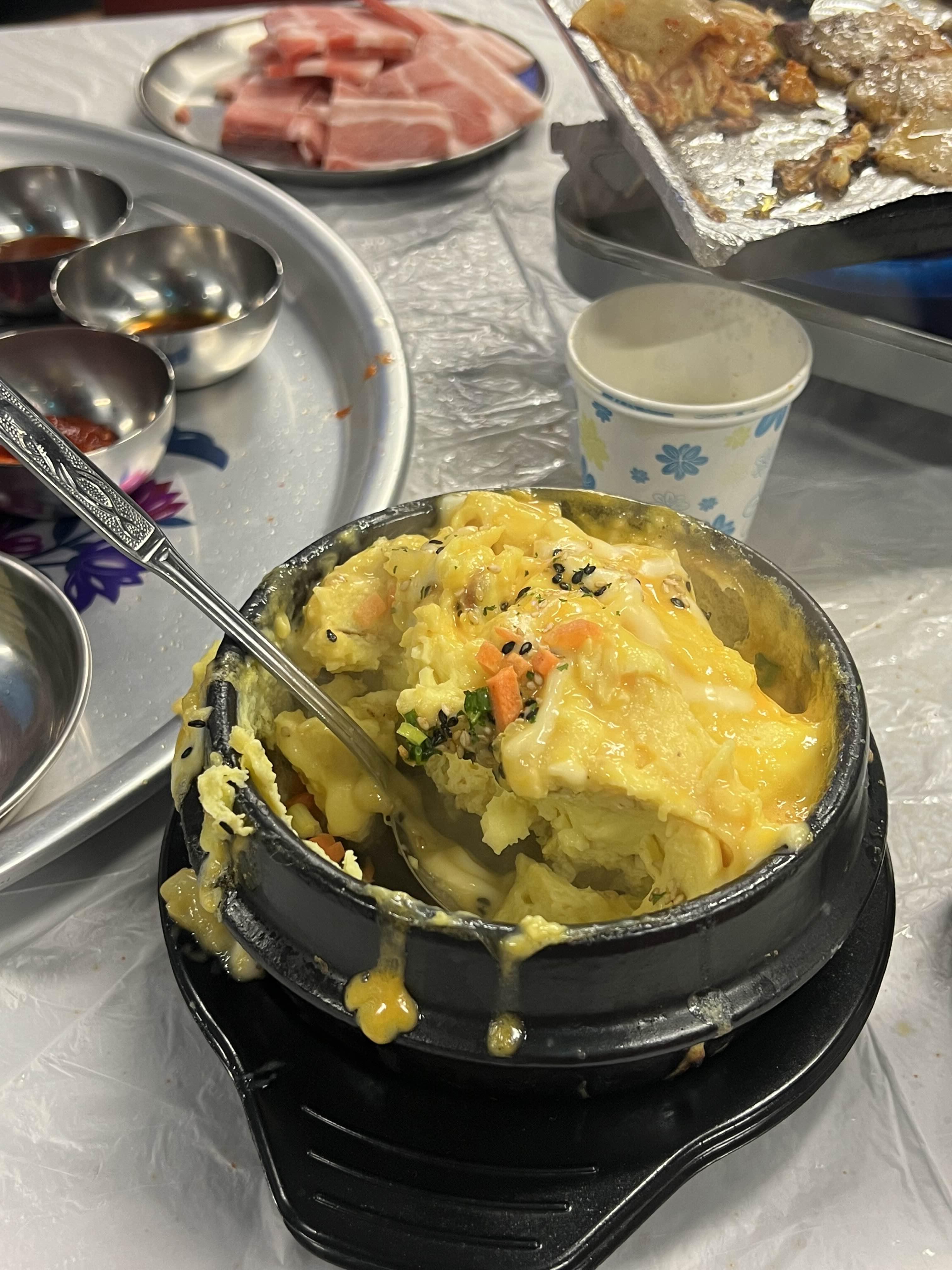 냉동삼겹살에 치즈계란찜 맛도리!