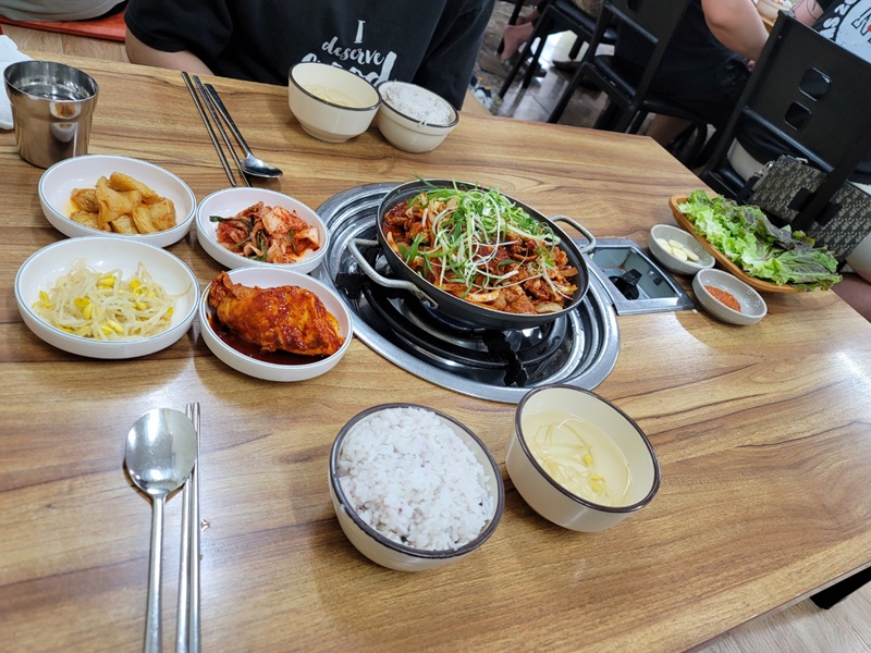 용인 큰손 식당 - 내부 테이블