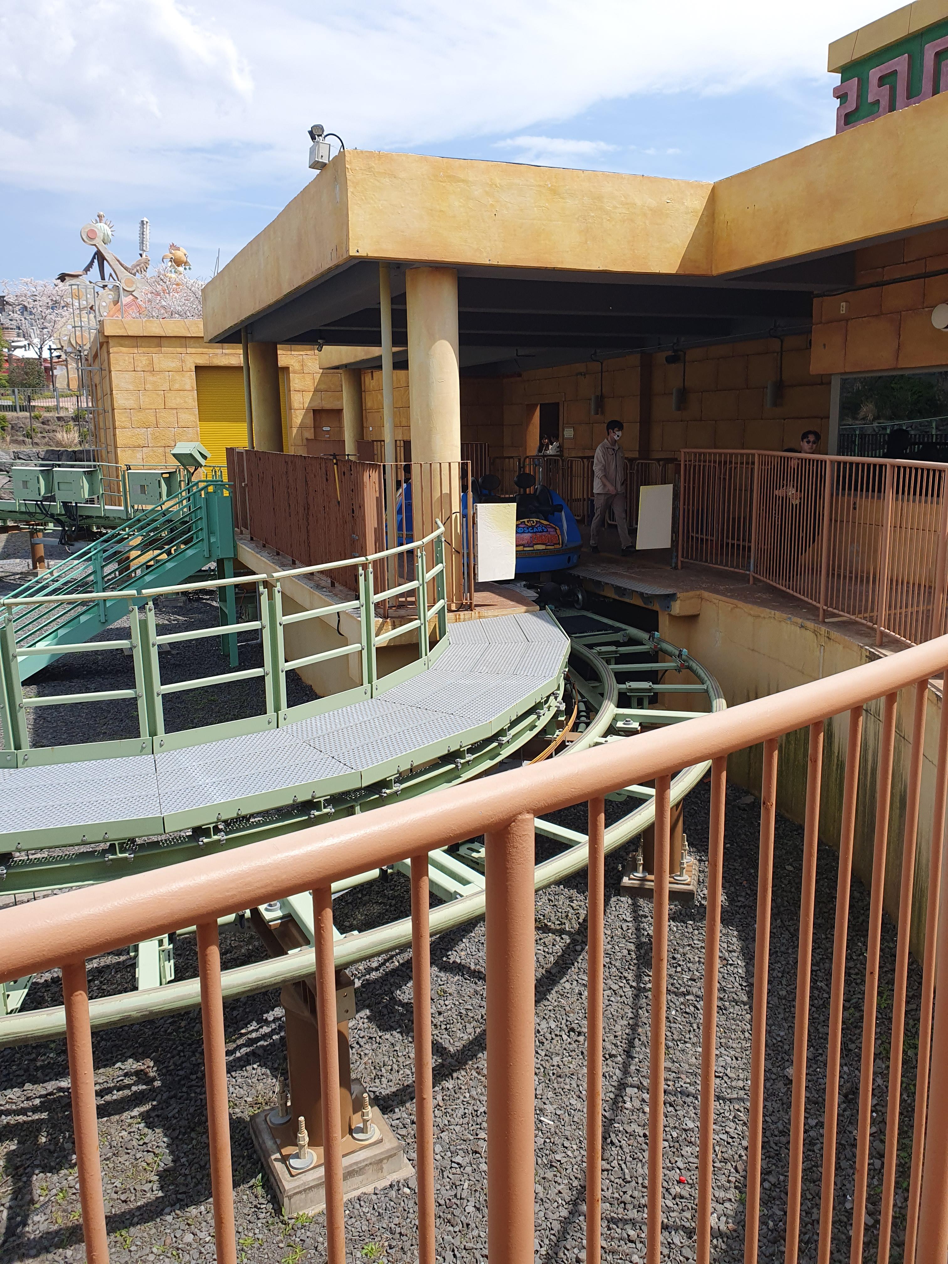 신화월드 테마파크 놀이기구 댄싱 오스카 롤러코스터 출발직전