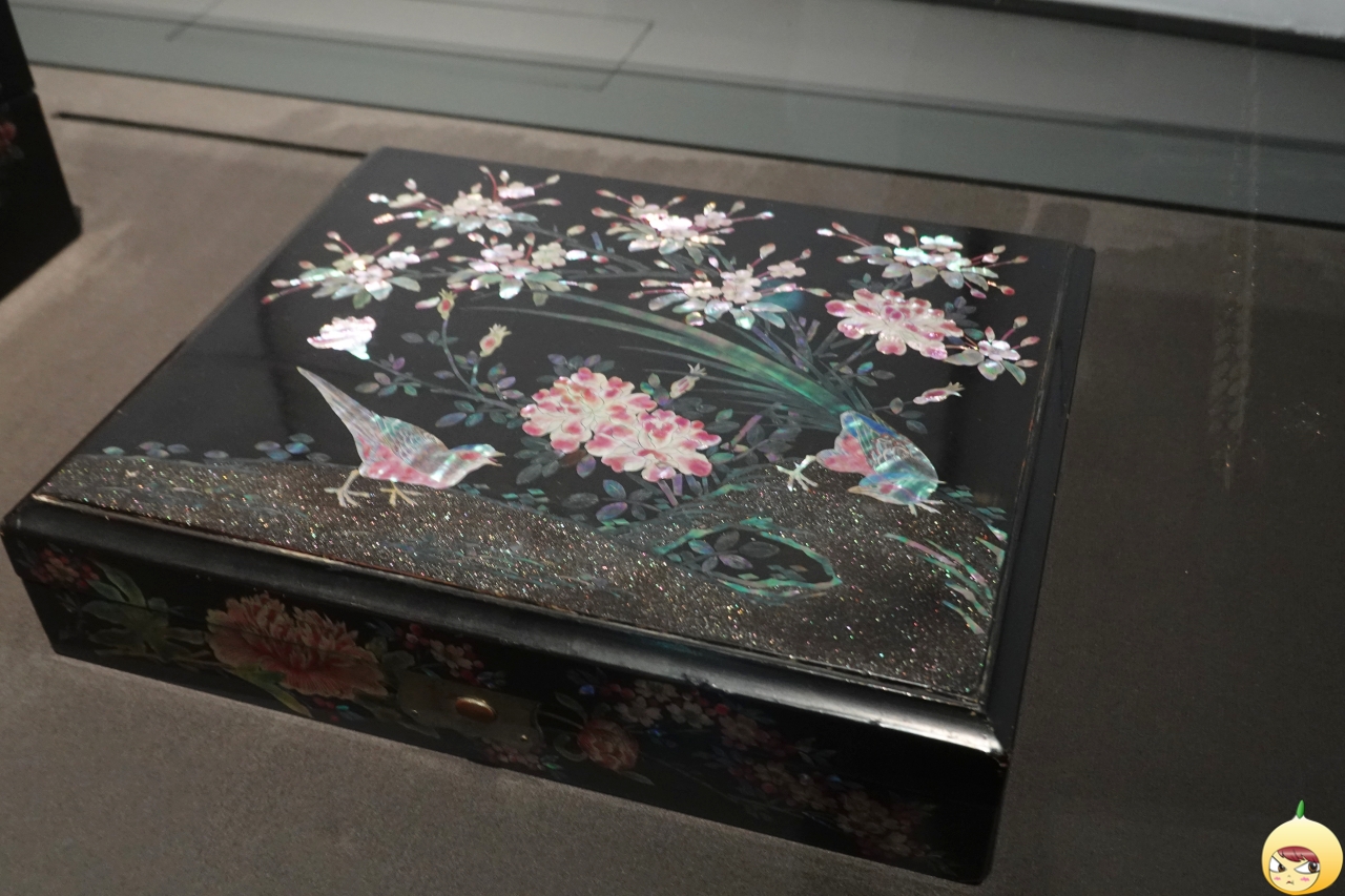 나전칠 화조문 상자