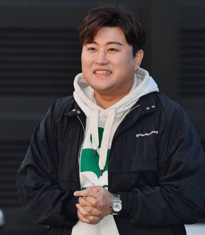 김호중 프로필 가정사 전여자친구 폭행 논란