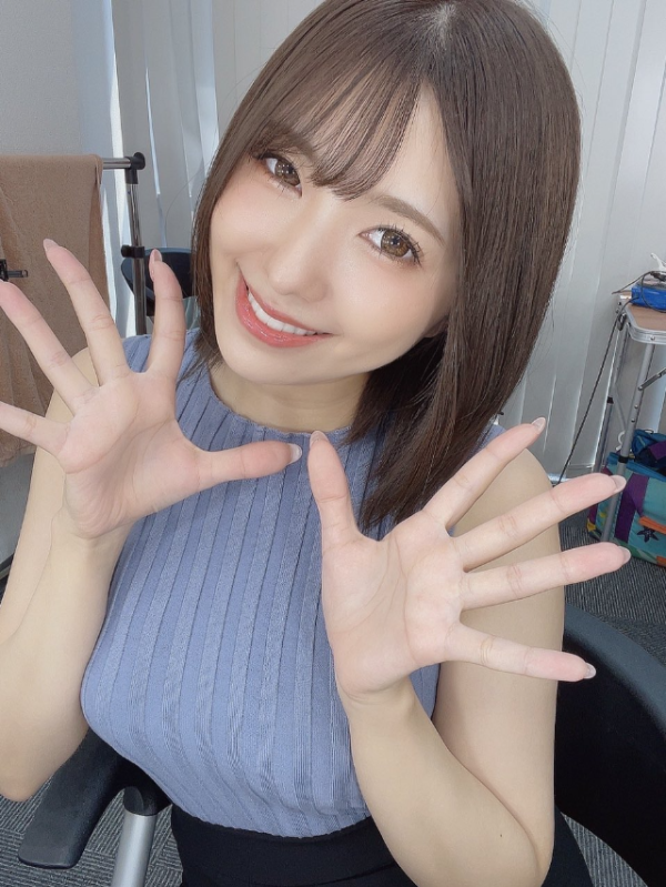 안녕~ 손가락 하나하나 예쁜 츠바사 마이(Mai Tsubasa) 사진