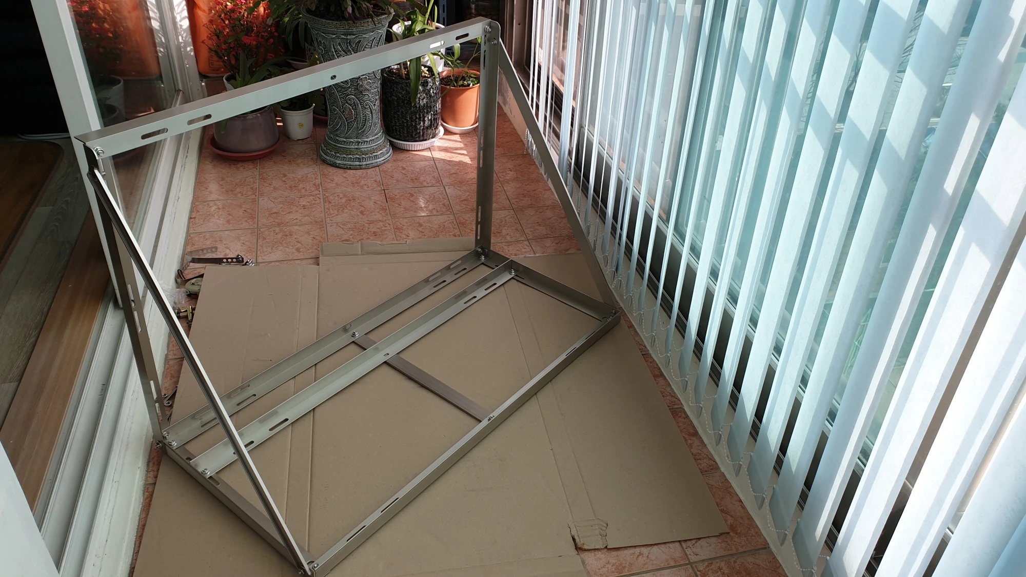 실외기 거치대 조립 완료 모습