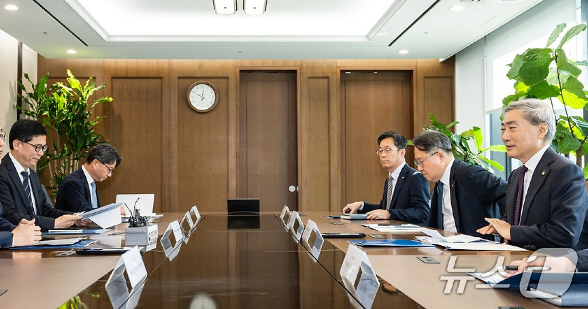 이형일 신현송 면담