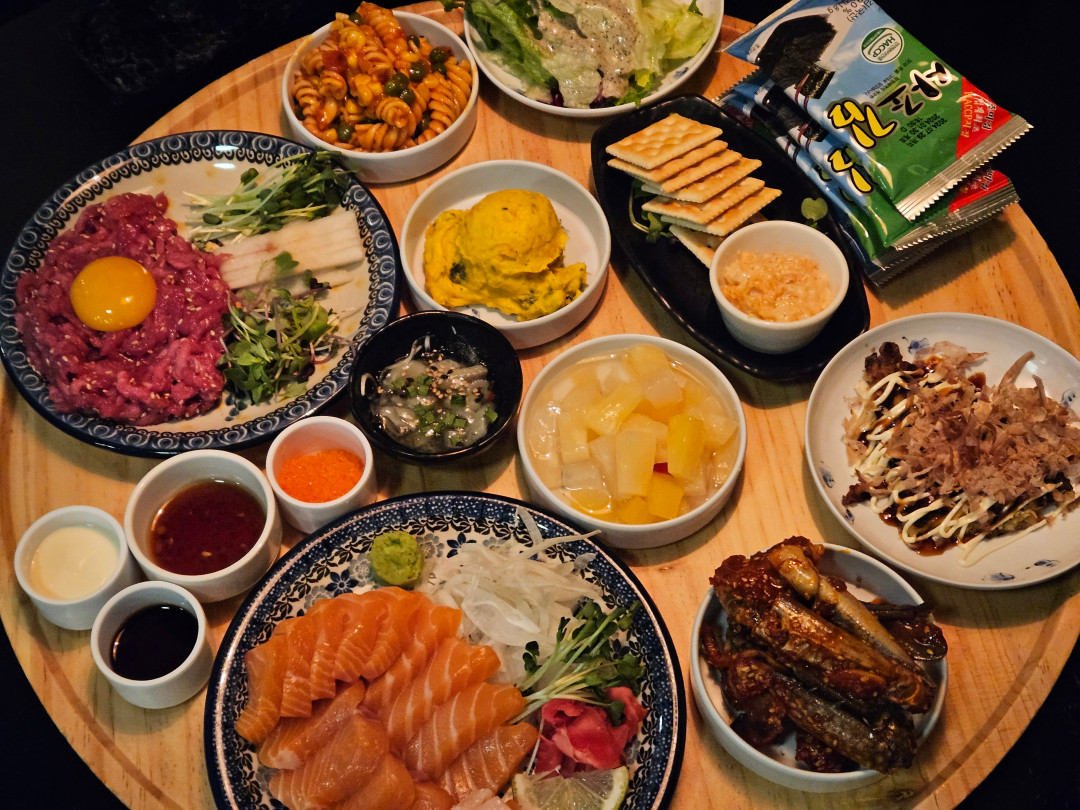 너무한 육회연어 상차림