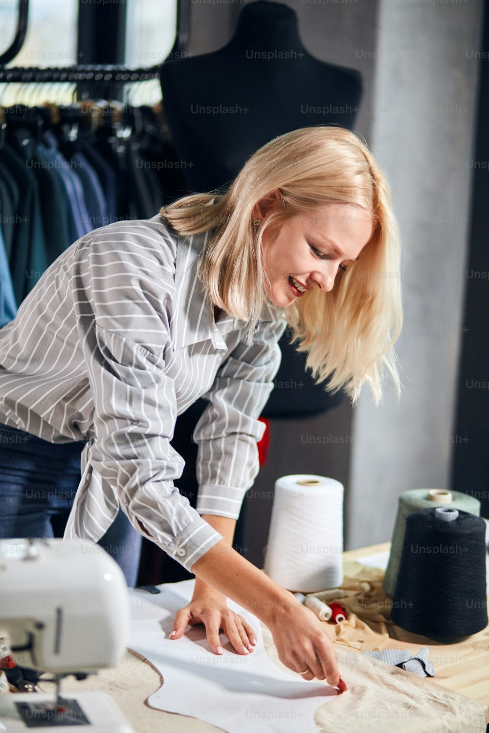 의류 디자인 관련 이미지