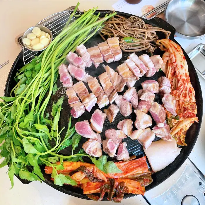 생방송 투데이 마포 공덕 벌집 밀랍 숙성 삼겹살 맛집