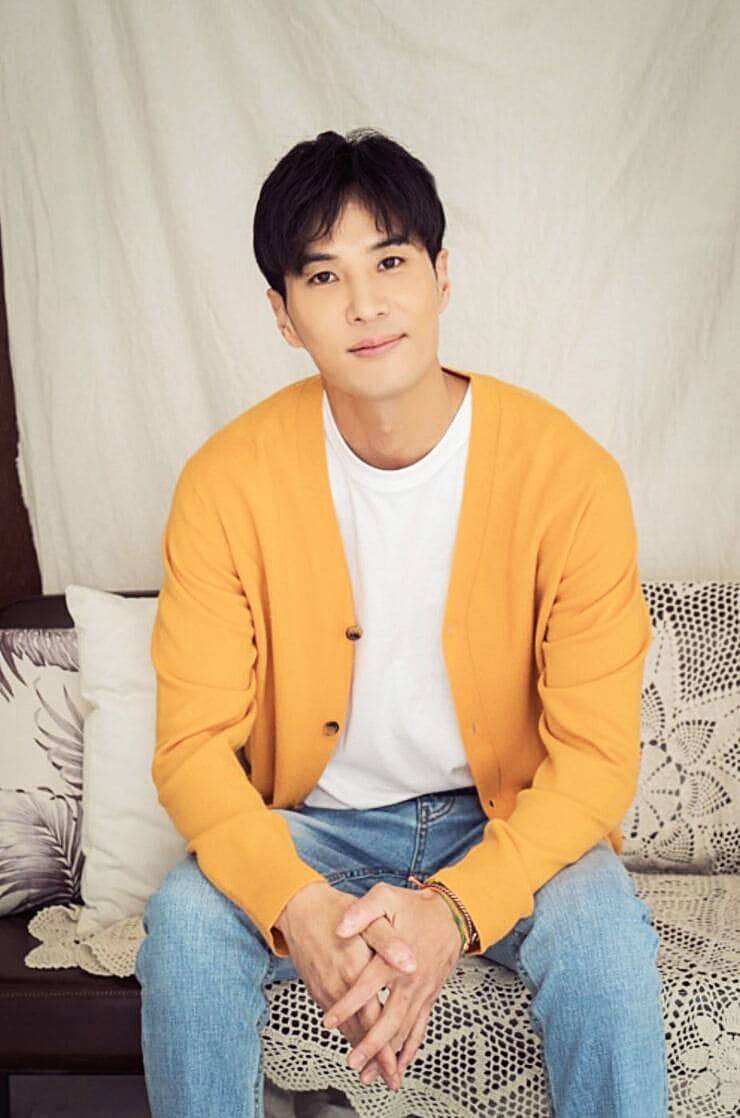 배우-김지석